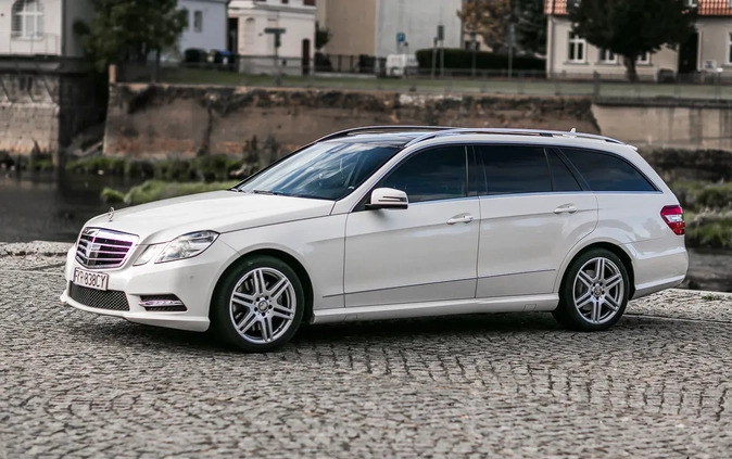 Mercedes-Benz Klasa E cena 51900 przebieg: 340000, rok produkcji 2012 z Góra małe 667